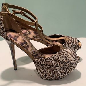 Sam Edelman cheetah print platform sandals